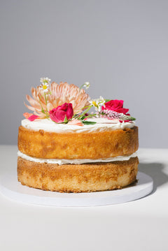 Vanilla Cake with Buttercream Icing